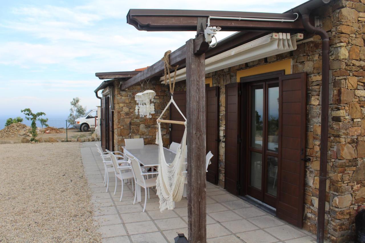 Villa Clicla - Pool, Sea,Hommock Swing And Laziness Imperia Extérieur photo