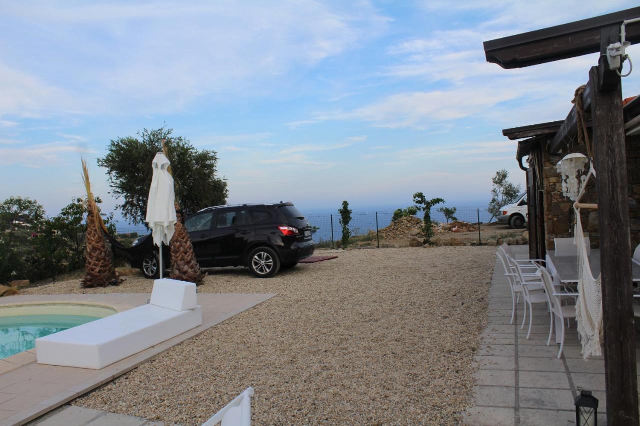 Villa Clicla - Pool, Sea,Hommock Swing And Laziness Imperia Extérieur photo